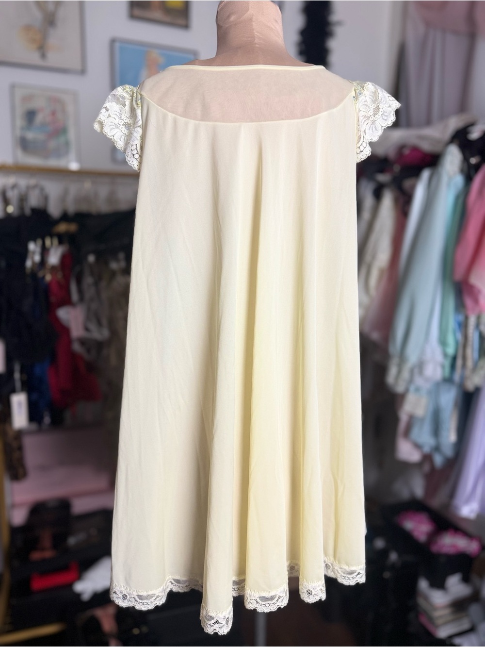 Vintage 1960’s 1970’s Pastel Yellow Babydoll Bed Jacket Robe Dressing Gown - Picture 6 of 6